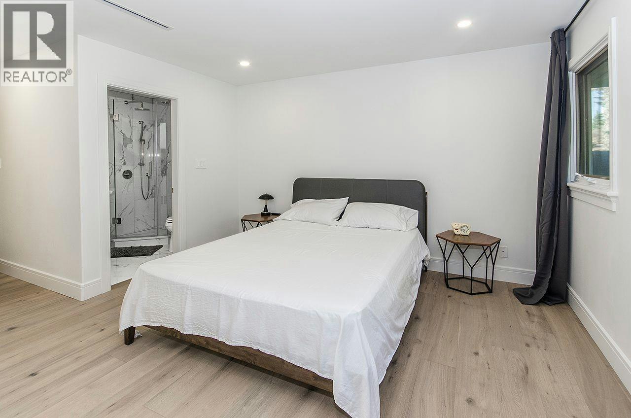 13 Ocean Point Drive, Vancouver, BC, V7W 3G7 - 27