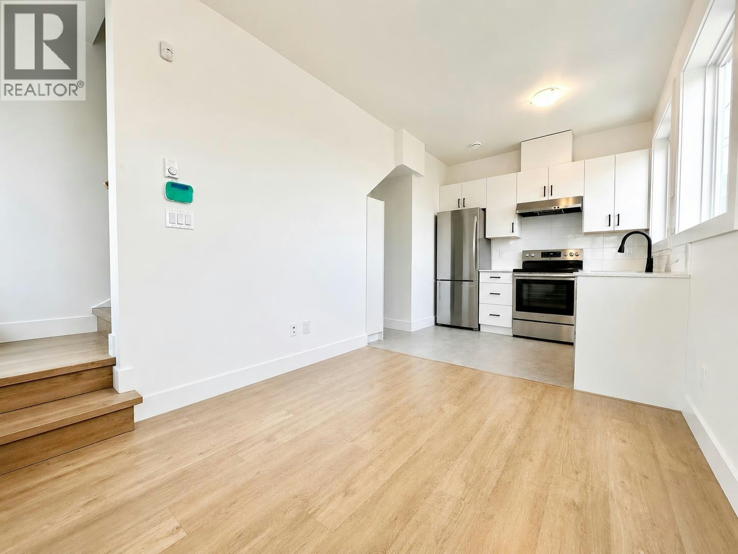 3873 Napier Street, Burnaby, BC, V5C 3E6 2