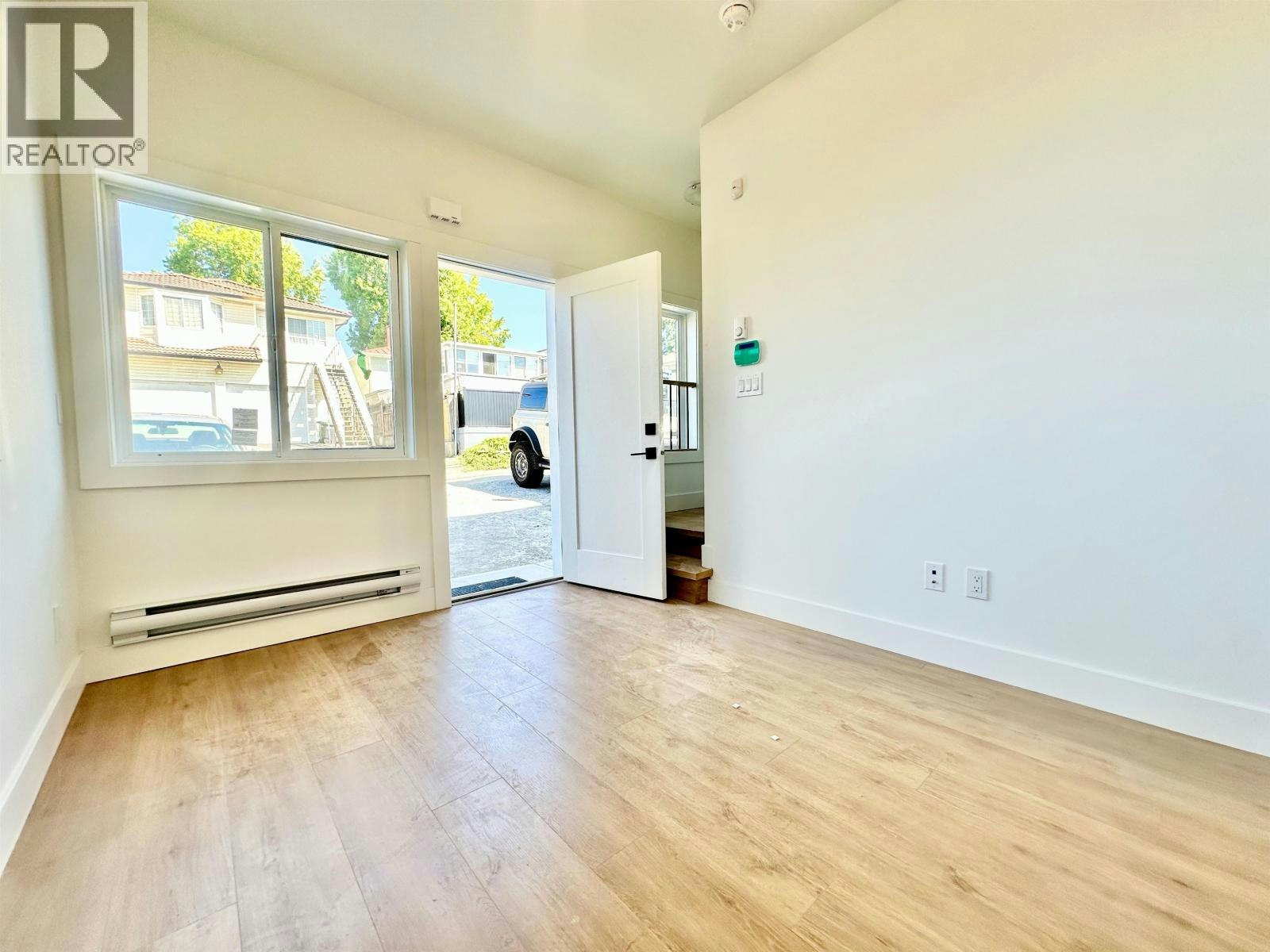 3873 Napier Street, Burnaby, BC, V5C 3E6 5