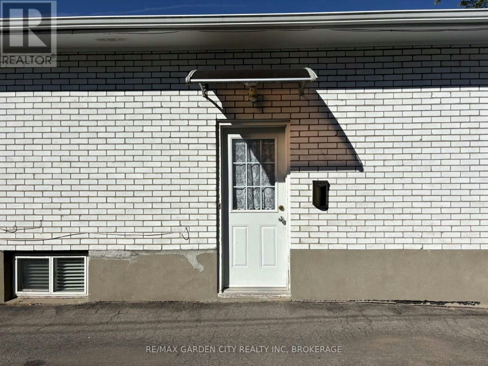 LOWER-44 Valencourt Drive, Welland, ON, L3C 1M8 - 2