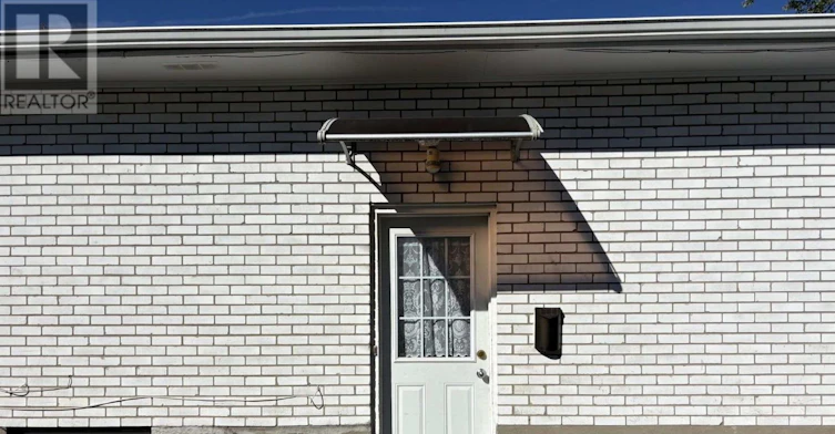 LOWER-44 Valencourt Drive, Welland, ON, L3C 1M8 - 2