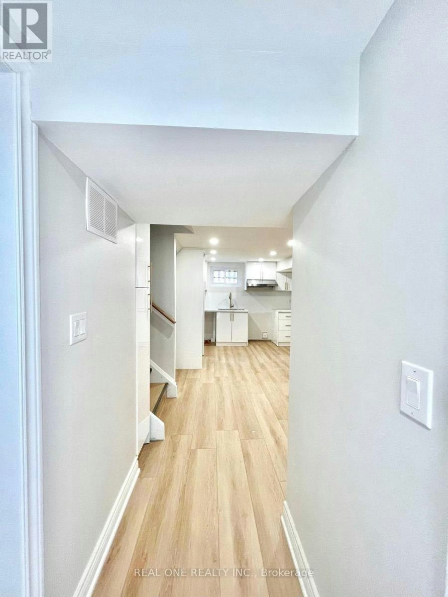 65 Dewlane Drive W, Toronto, ON, M2R 2P9 - 2