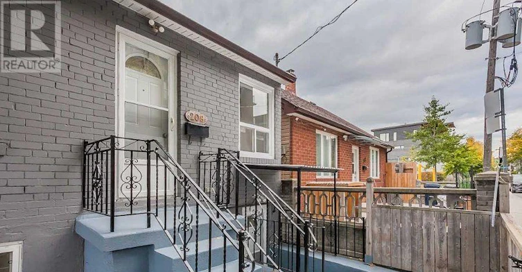 208 Manning Avenue, Toronto, ON, M6J 2K7 - 3