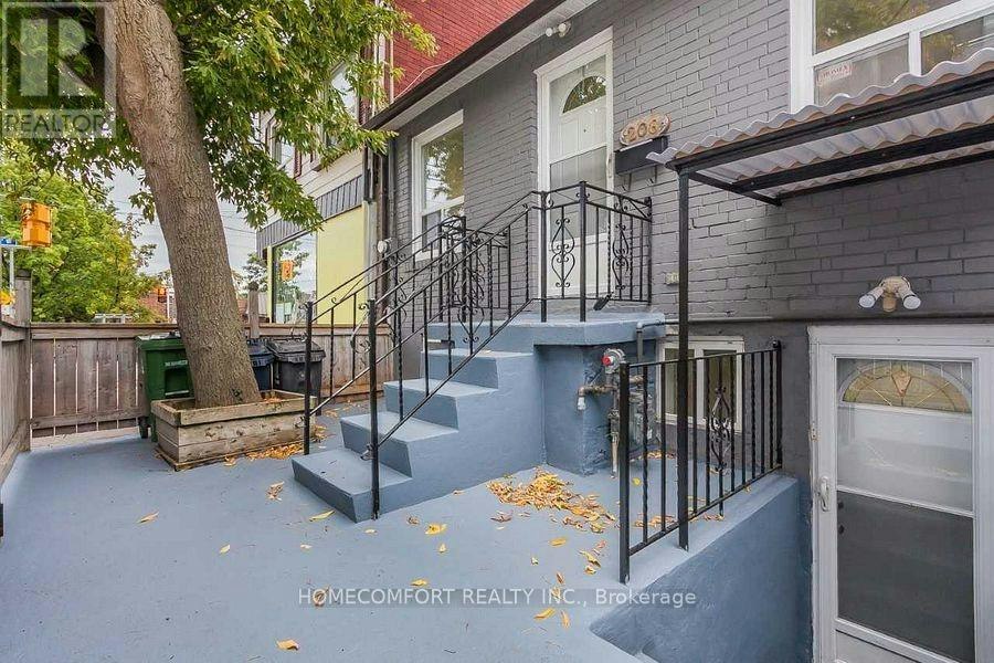 208 Manning Avenue, Toronto, ON, M6J 2K7 - 2