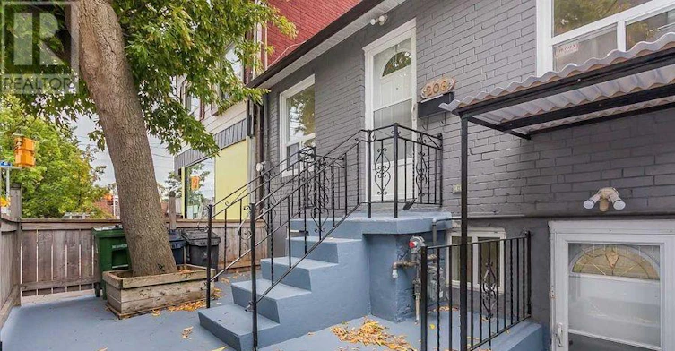 208 Manning Avenue, Toronto, ON, M6J 2K7 - 2