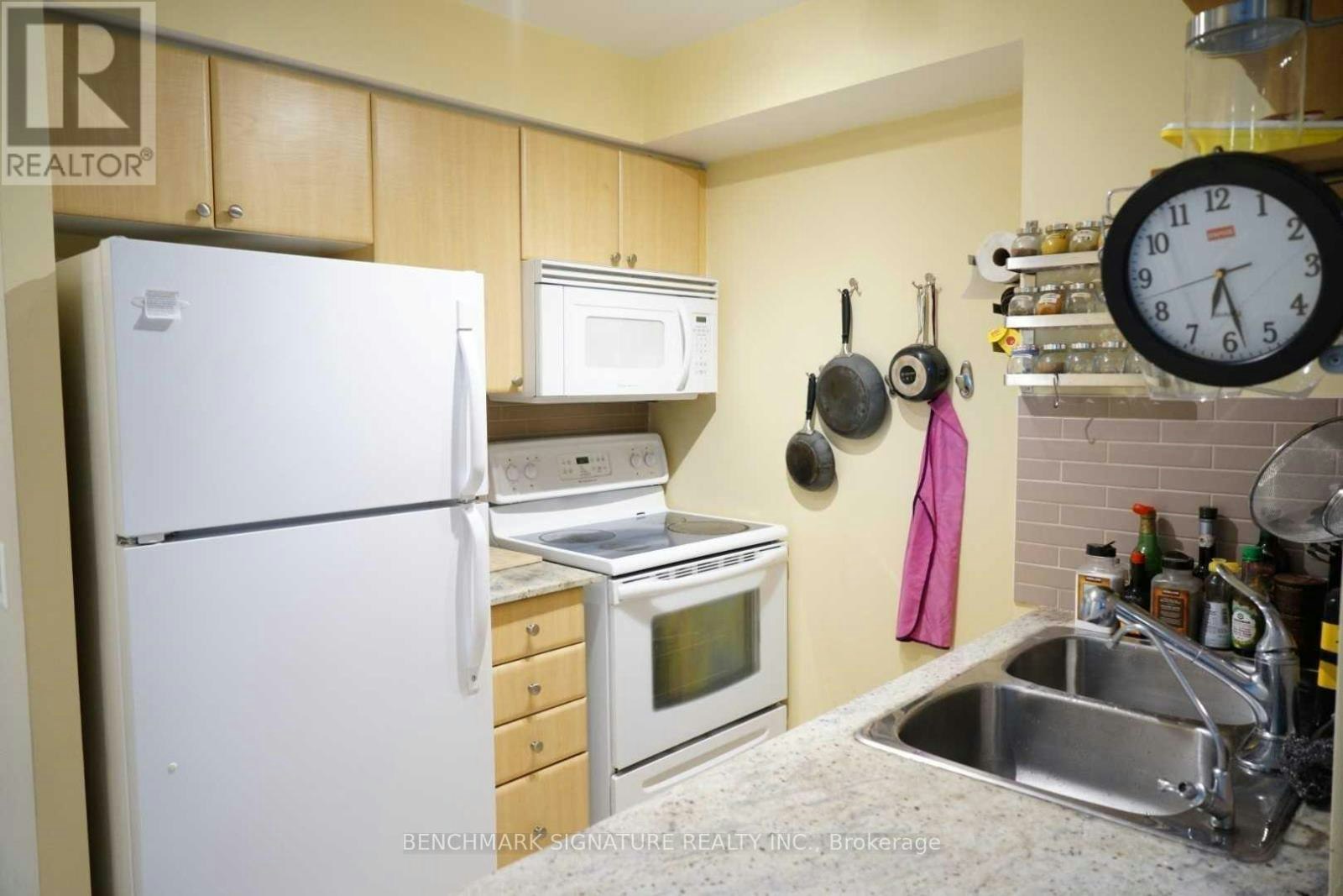 3102-763 Bay Street, Toronto, ON, M5G 2R3 - 8
