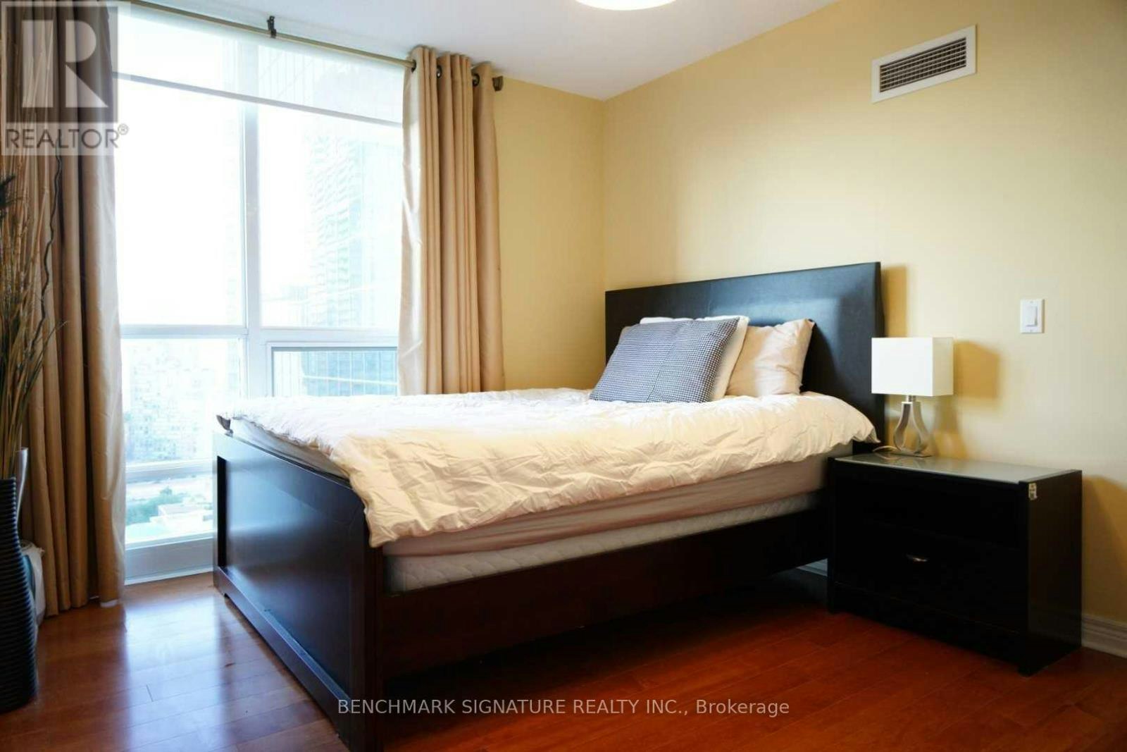 3102-763 Bay Street, Toronto, ON, M5G 2R3 - 10