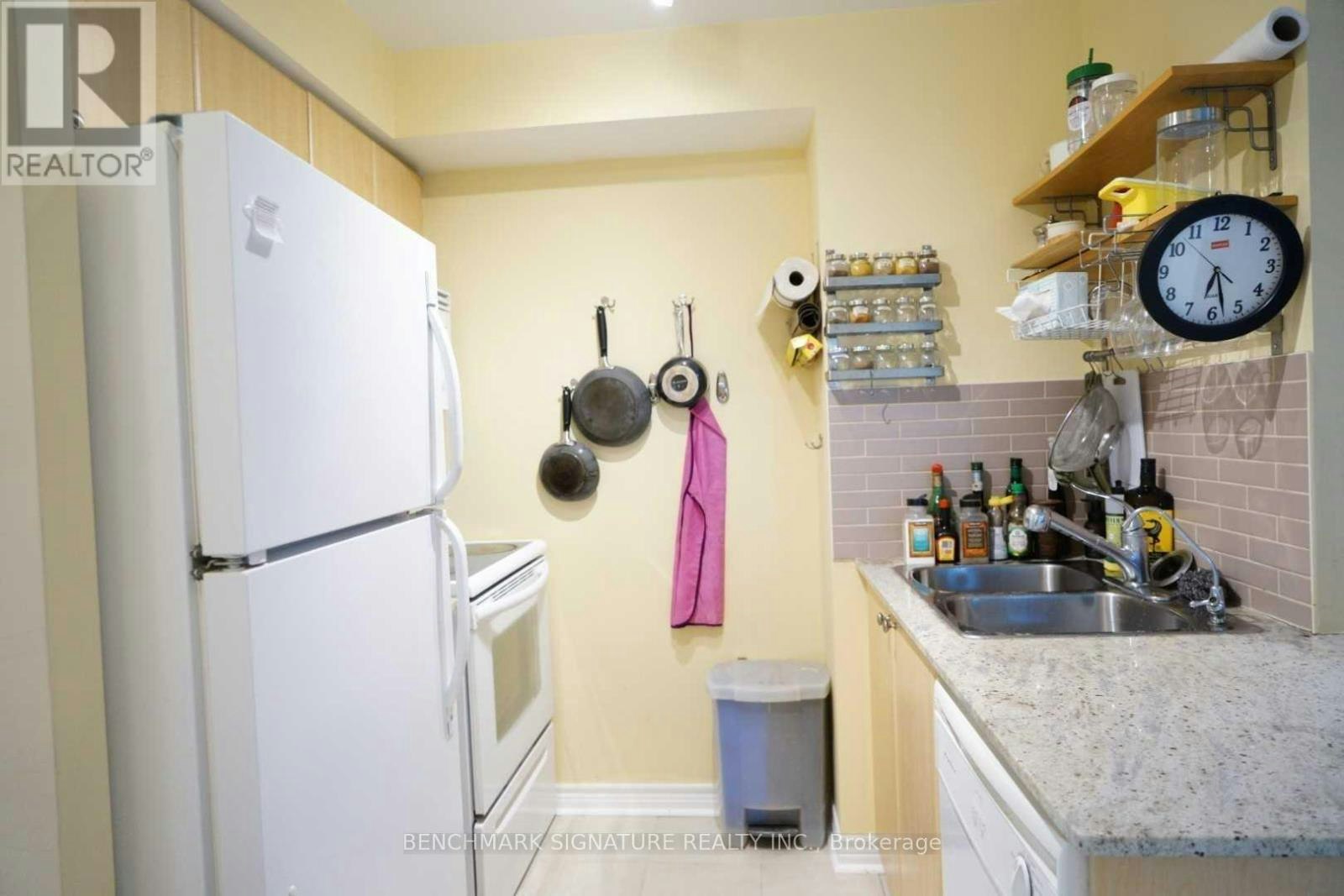 3102-763 Bay Street, Toronto, ON, M5G 2R3 - 7