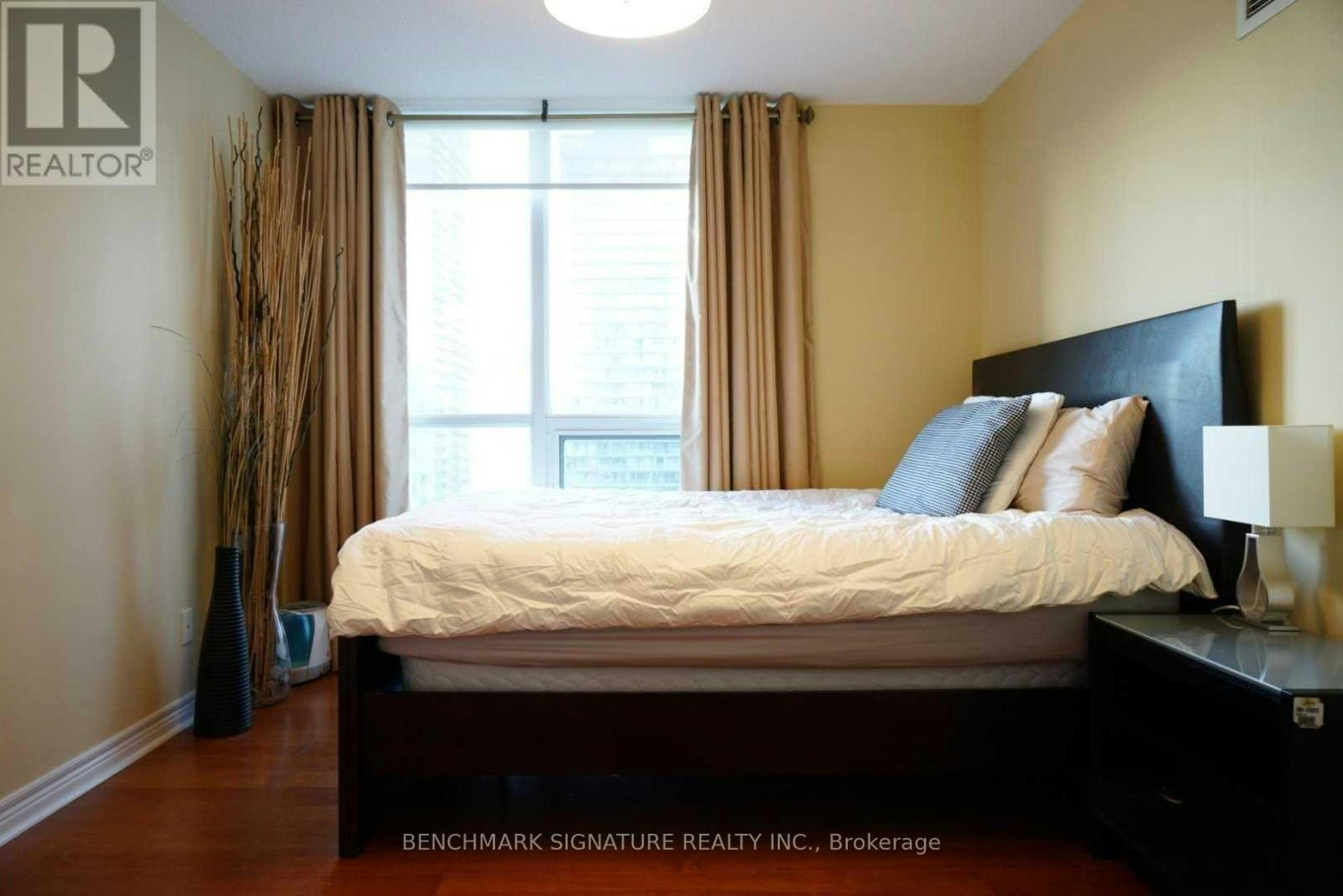 3102-763 Bay Street, Toronto, ON, M5G 2R3 - 9