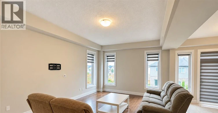 302 Chokecherry Crescent, Waterloo, ON, N2V 0H1 - 4