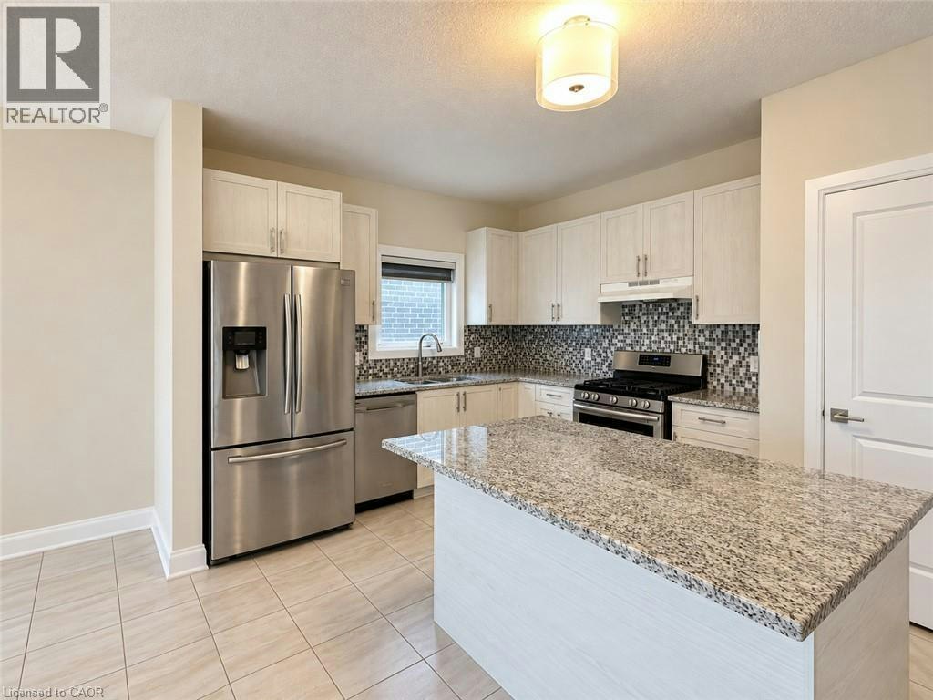 302 Chokecherry Crescent, Waterloo, ON, N2V 0H1 - 2
