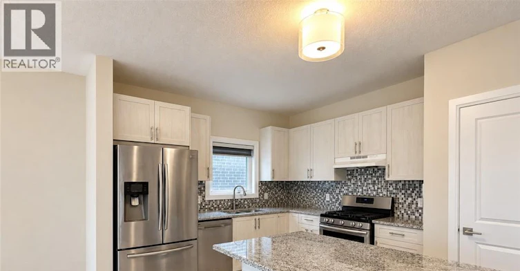 302 Chokecherry Crescent, Waterloo, ON, N2V 0H1 - 2