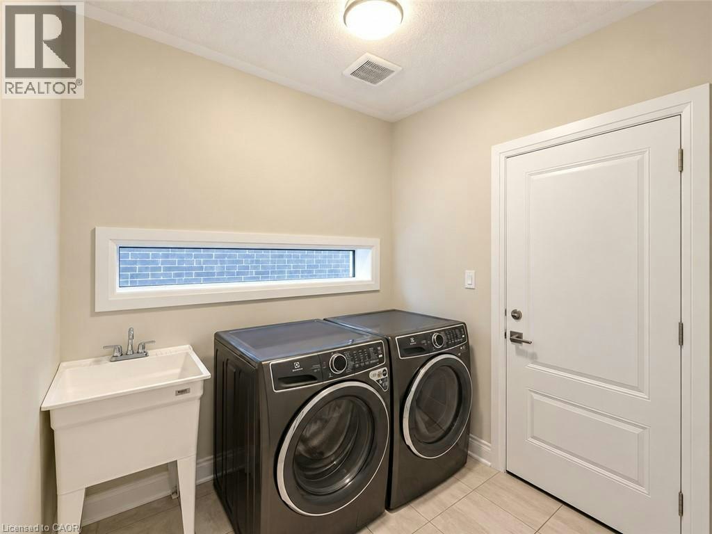 302 Chokecherry Crescent, Waterloo, ON, N2V 0H1 - 5