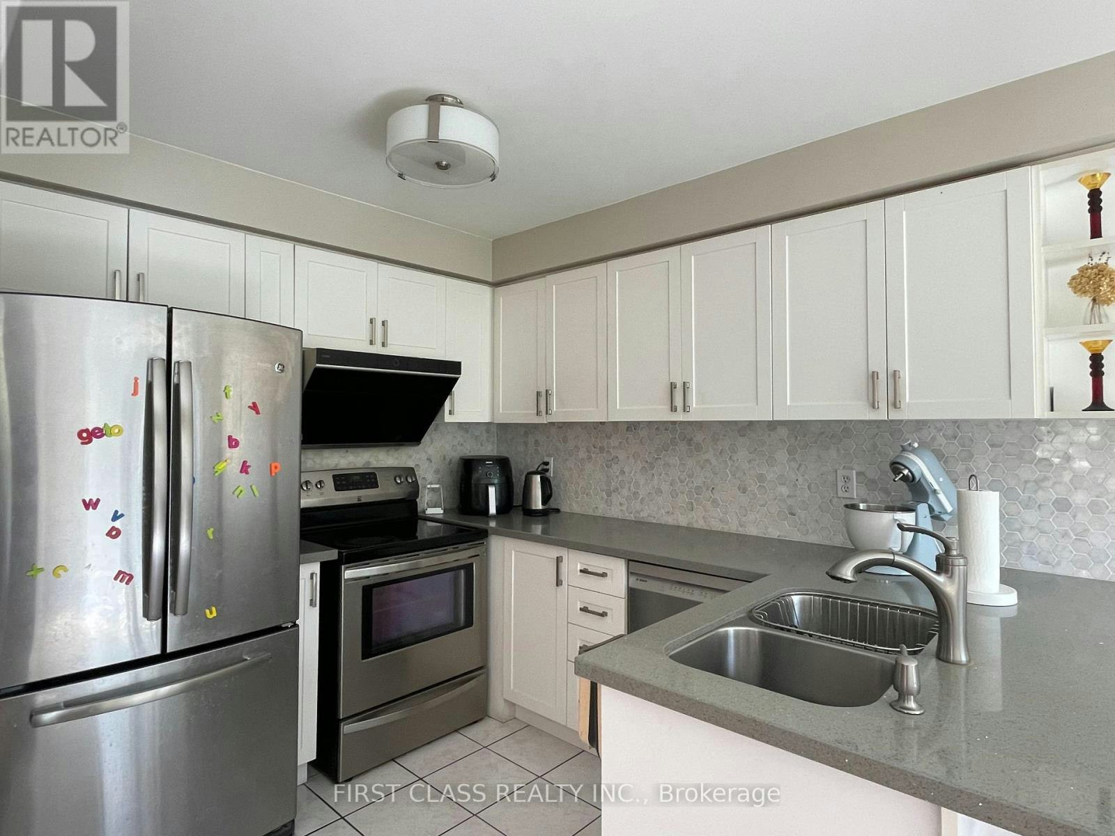 50 Belwood Boulevard, Vaughan, ON, L4K 5H4 - 4