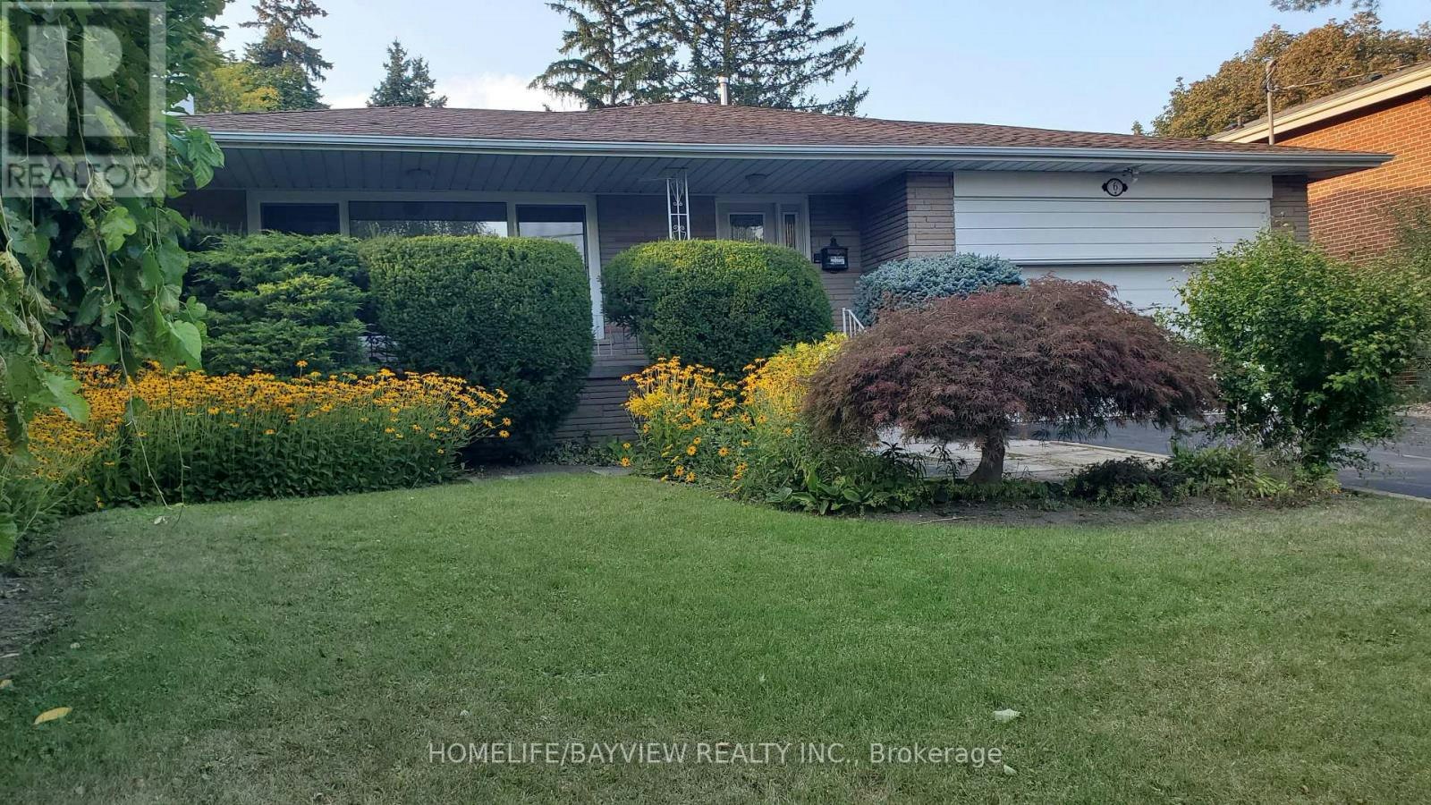 6 Restwell Crescent, Toronto, ON, M2K 2A2 - 2