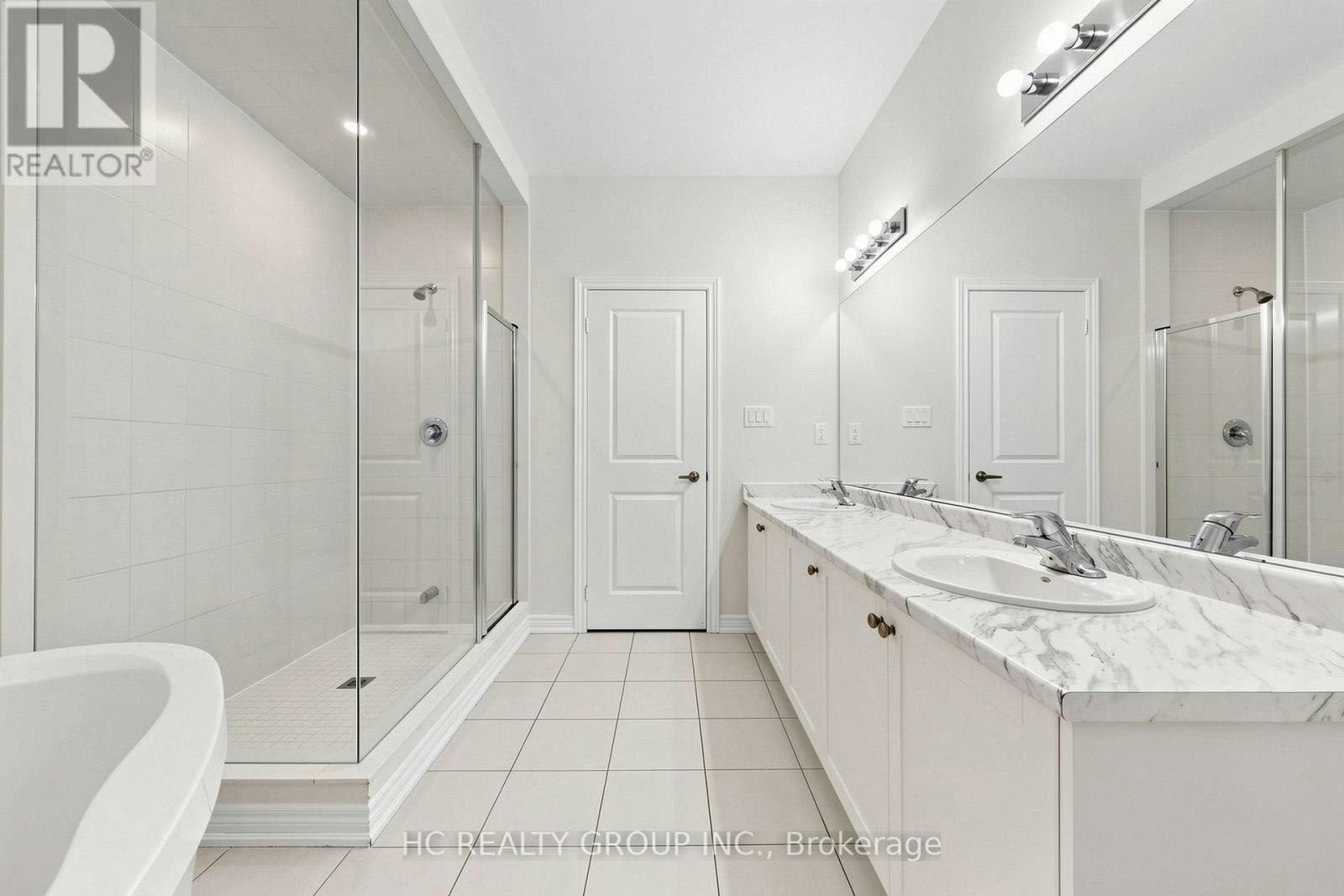 8 Hewison Avenue, Richmond Hill, ON, L4S 0J2 - 6