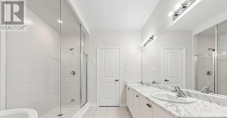 8 Hewison Avenue, Richmond Hill, ON, L4S 0J2 - 6