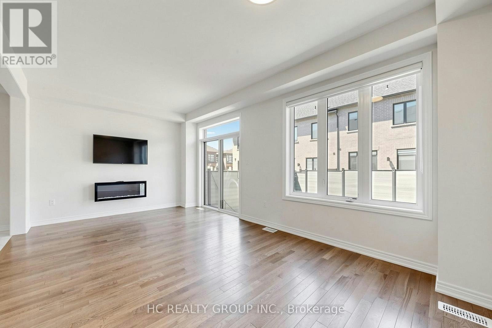 8 Hewison Avenue, Richmond Hill, ON, L4S 0J2 - 2