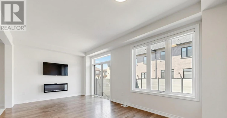 8 Hewison Avenue, Richmond Hill, ON, L4S 0J2 - 2