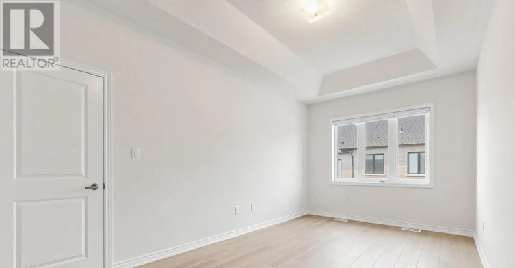 8 Hewison Avenue, Richmond Hill, ON, L4S 0J2 - 5