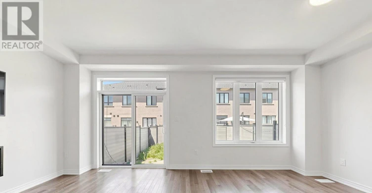 8 Hewison Avenue, Richmond Hill, ON, L4S 0J2 - 3