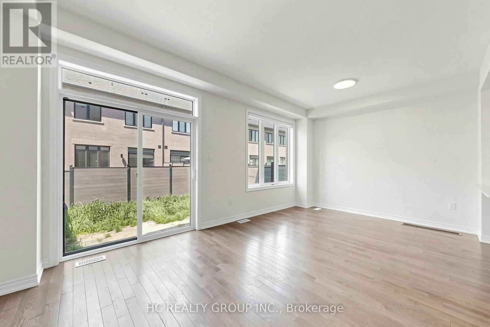 8 Hewison Avenue, Richmond Hill, ON, L4S 0J2 - 4