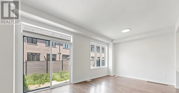 8 Hewison Avenue, Richmond Hill, ON, L4S 0J2 - 4