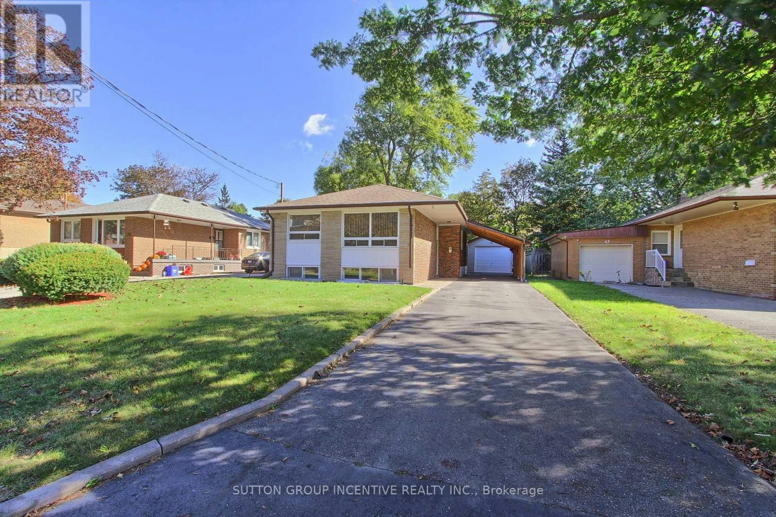 43 Sussex Avenue, Richmond Hill, ON, L4C 2E5
