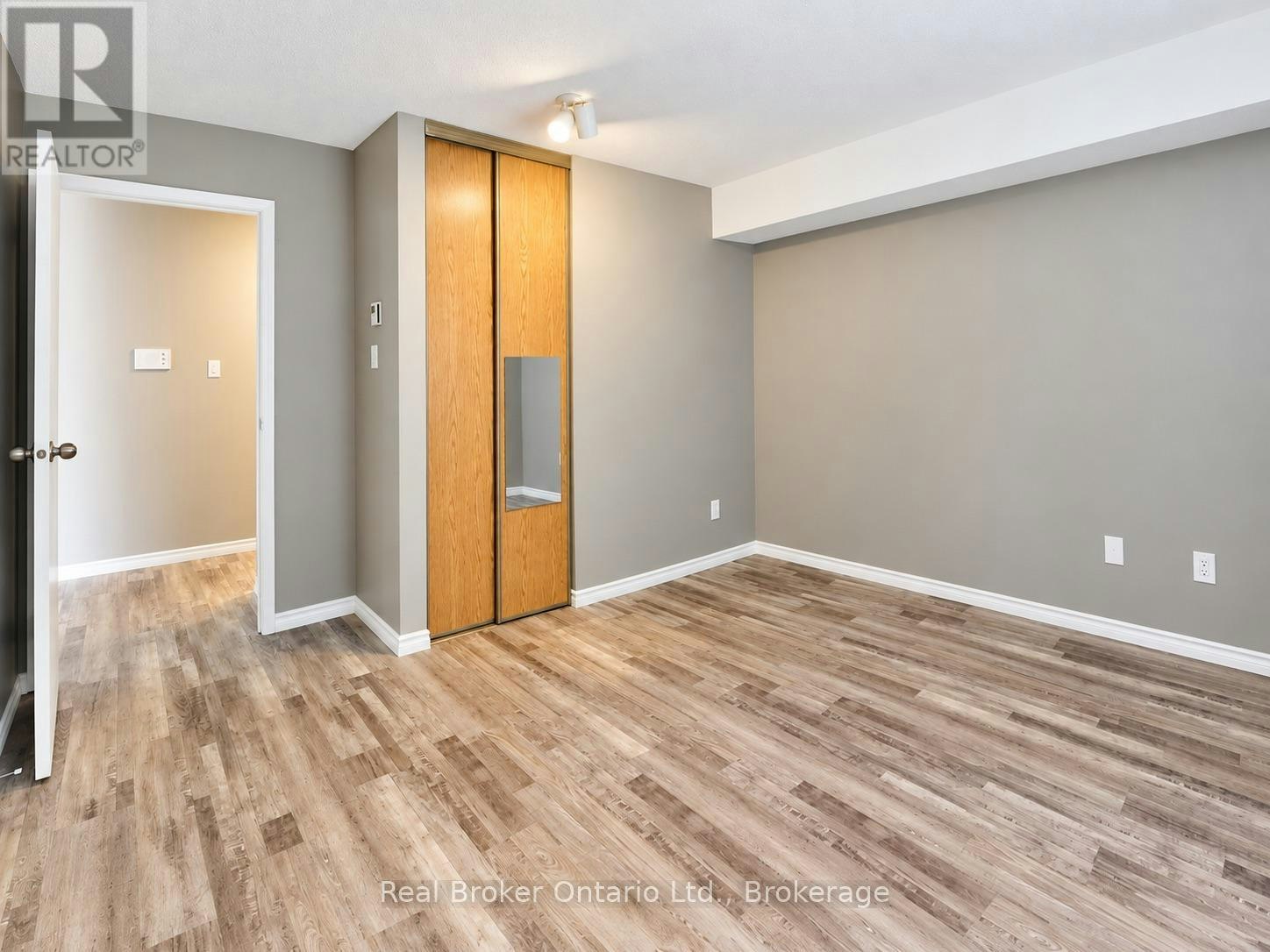 101-725 Deveron Crescent, London, ON, N5Z 4X3 - 6