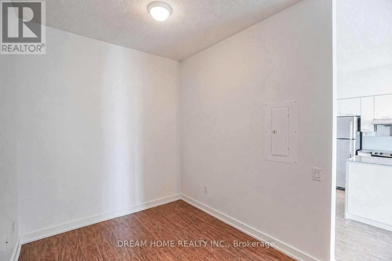 2515-29 Singer Court, Toronto, ON, M2K 0B3 - 15
