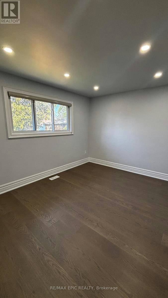 24 Pipers Green Avenue, Toronto, ON, M1S 3J8 - 13