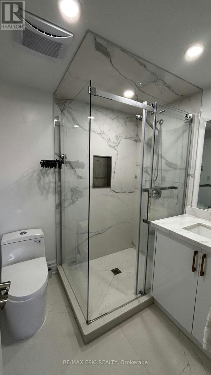 24 Pipers Green Avenue, Toronto, ON, M1S 3J8 - 7