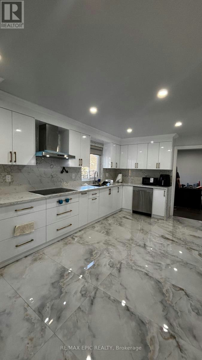 24 Pipers Green Avenue, Toronto, ON, M1S 3J8