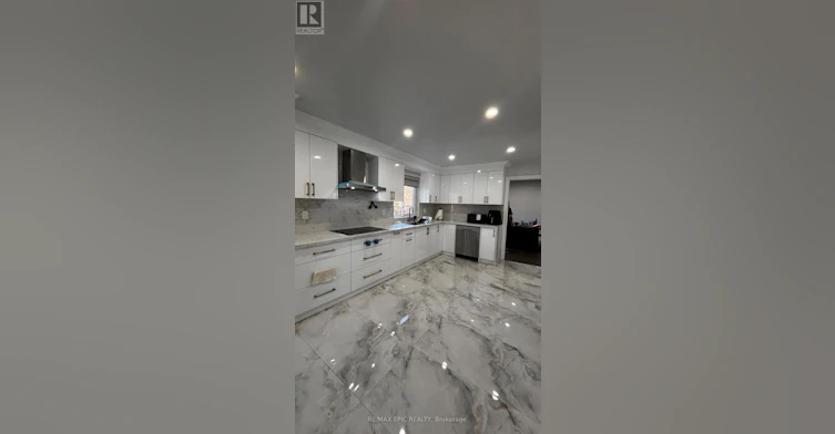 24 Pipers Green Avenue, Toronto, ON, M1S 3J8