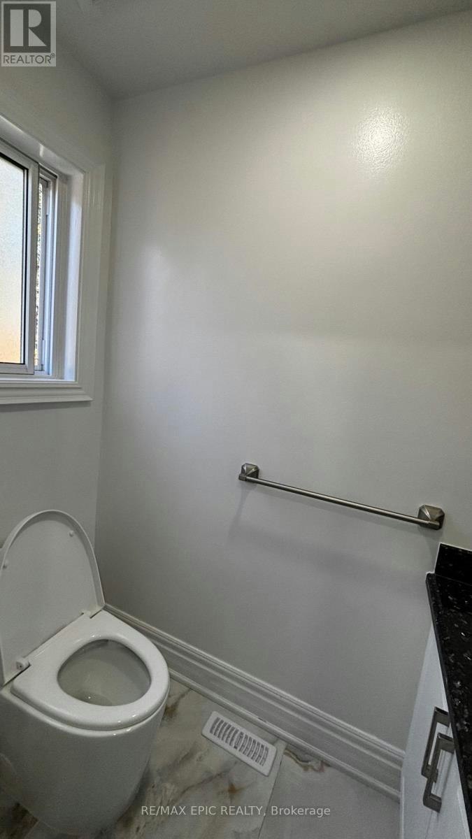 24 Pipers Green Avenue, Toronto, ON, M1S 3J8 - 18