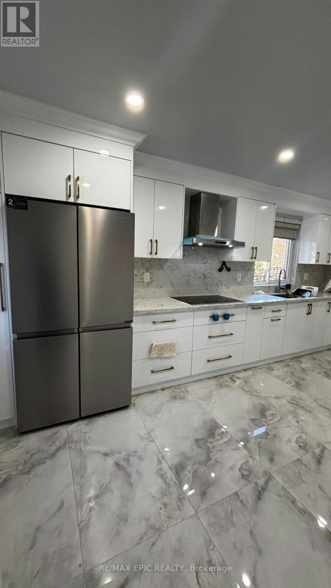 24 Pipers Green Avenue, Toronto, ON, M1S 3J8 - 2