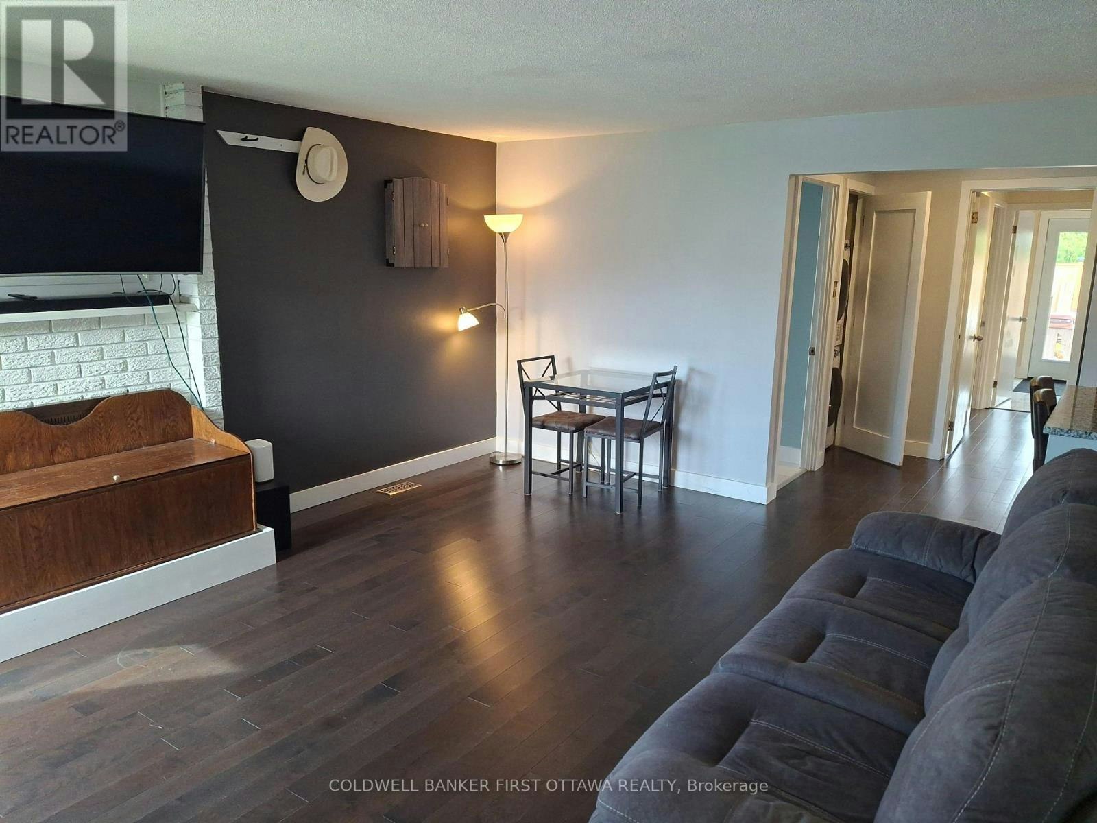 30 Lansfield Way, Ottawa, ON, K2G 3V8 - 2