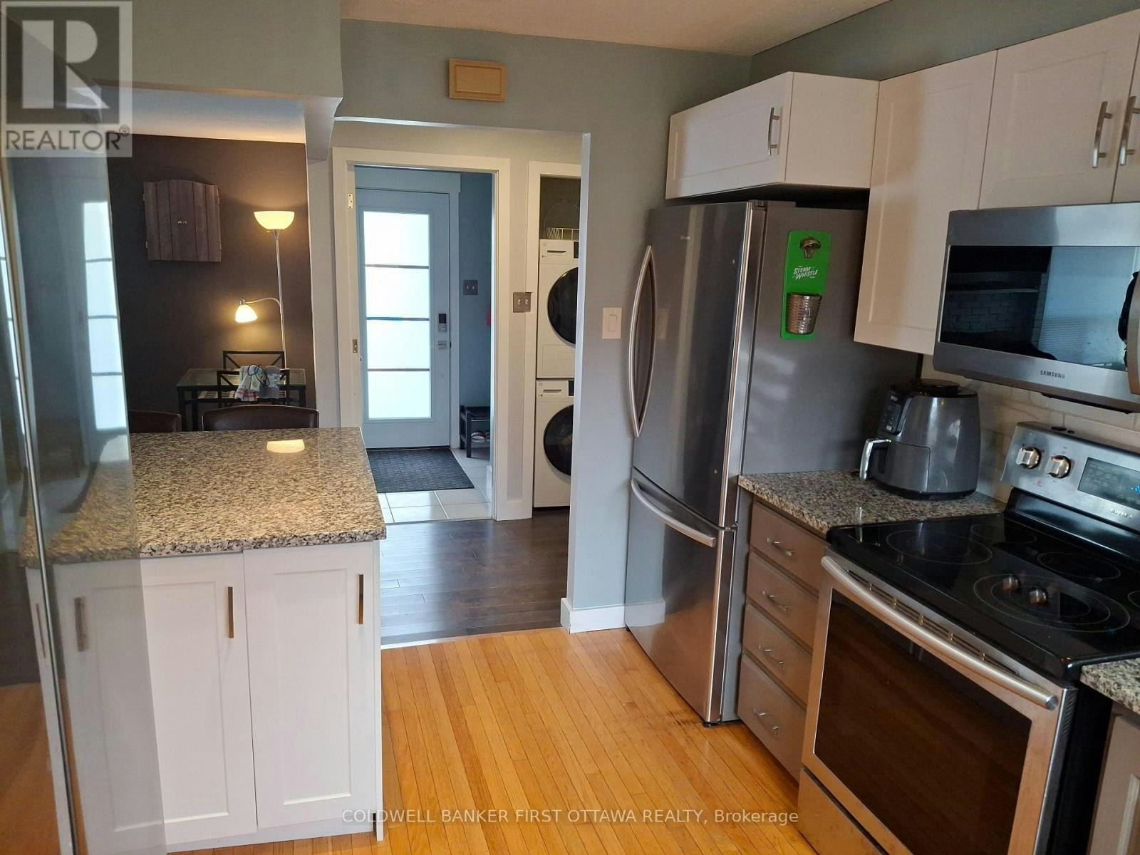 30 Lansfield Way, Ottawa, ON, K2G 3V8 - 7