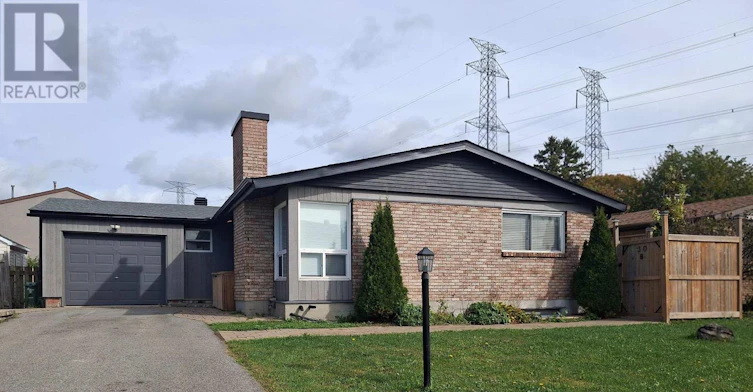 30 Lansfield Way, Ottawa, ON, K2G 3V8