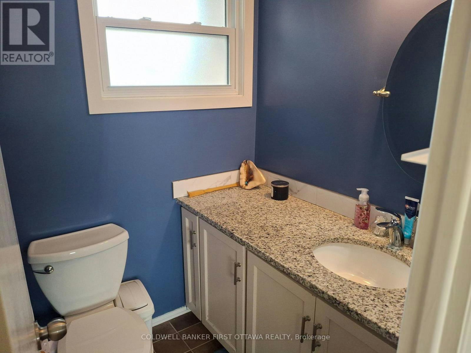 30 Lansfield Way, Ottawa, ON, K2G 3V8 - 12