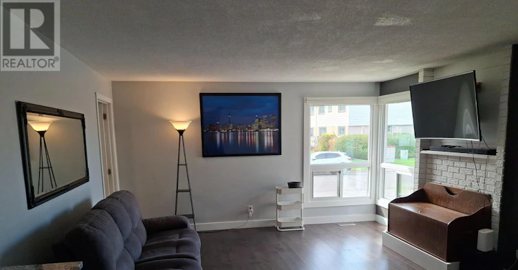 30 Lansfield Way, Ottawa, ON, K2G 3V8 - 3