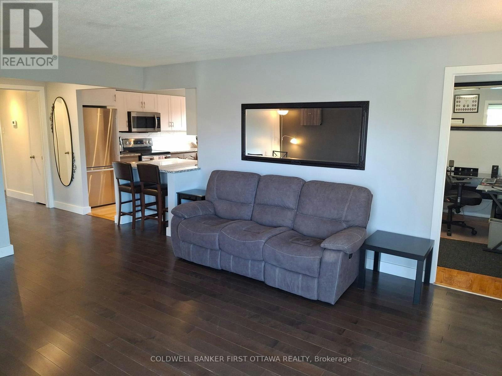 30 Lansfield Way, Ottawa, ON, K2G 3V8 - 4