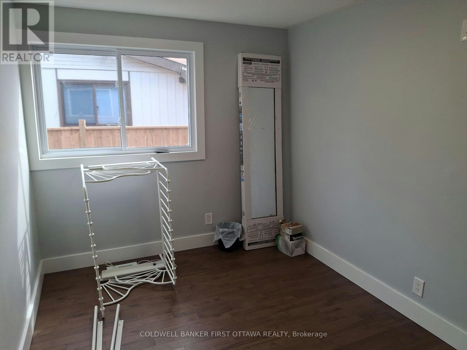30 Lansfield Way, Ottawa, ON, K2G 3V8 - 14