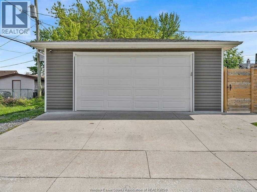 702 Lesperance Road, Tecumseh, ON, N8N 1W7 - 5
