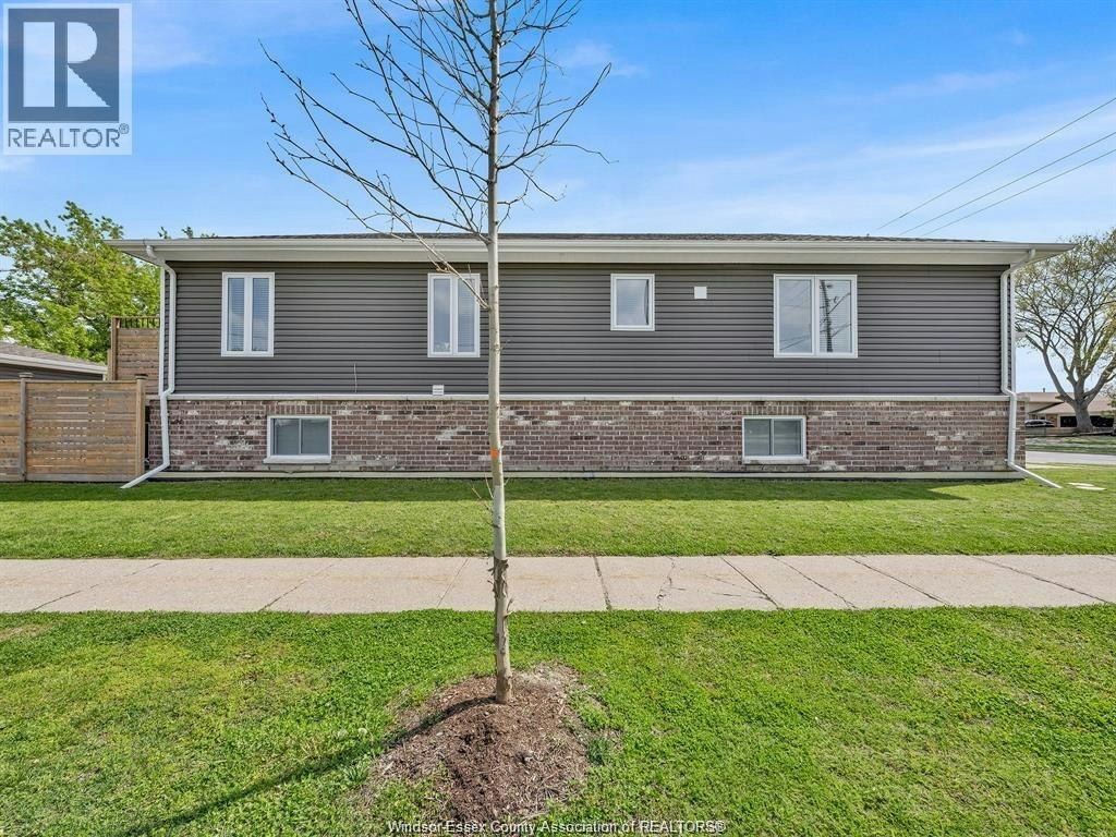 702 Lesperance Road, Tecumseh, ON, N8N 1W7 - 4