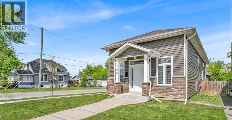 702 Lesperance Road, Tecumseh, ON, N8N 1W7 - 2