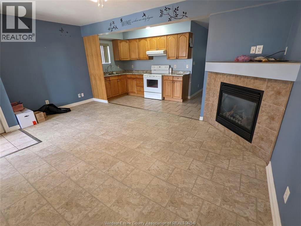 MAIN-349 Tuscarora, Windsor, ON, N9A 3L8 - 5