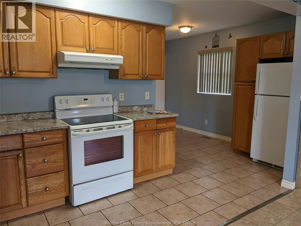 MAIN-349 Tuscarora, Windsor, ON, N9A 3L8 - 3