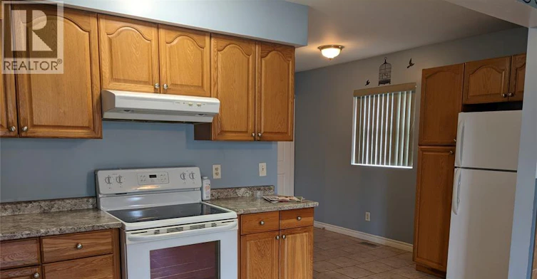 MAIN-349 Tuscarora, Windsor, ON, N9A 3L8 - 3