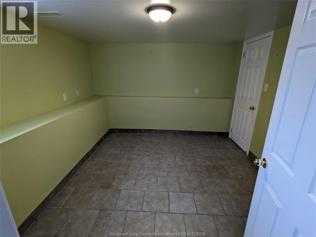 MAIN-349 Tuscarora, Windsor, ON, N9A 3L8 - 15